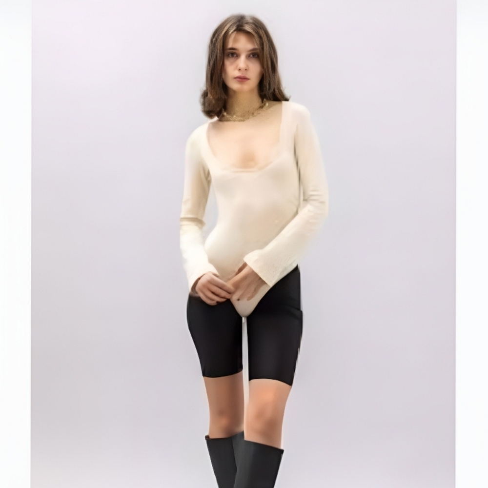 NEW TOIT VOLANT Deep Scoop Nude Bodysuit size Medium